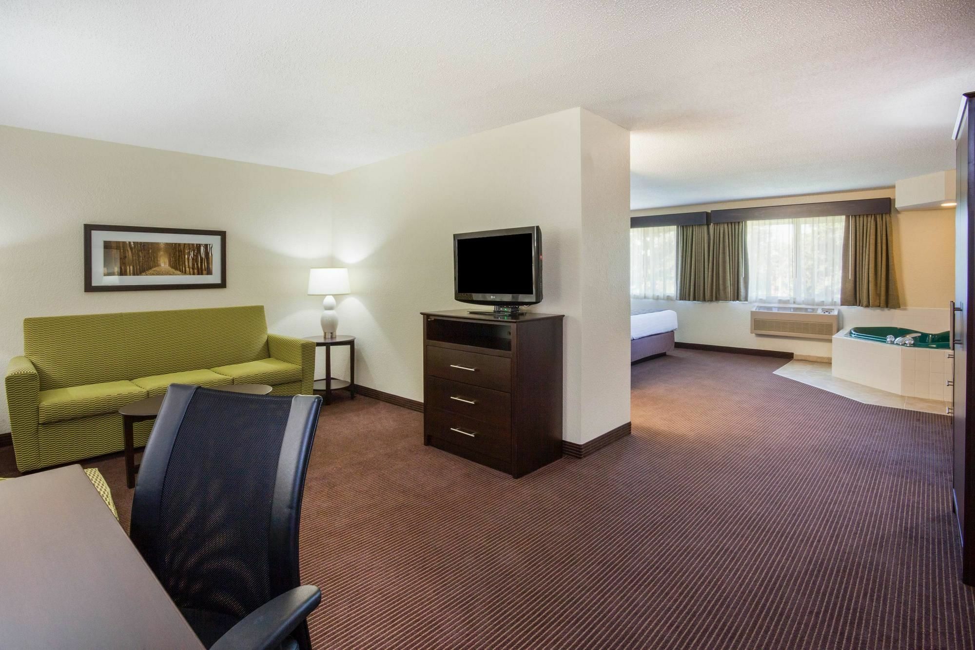 Americinn By Wyndham Rhinelander Eksteriør bilde